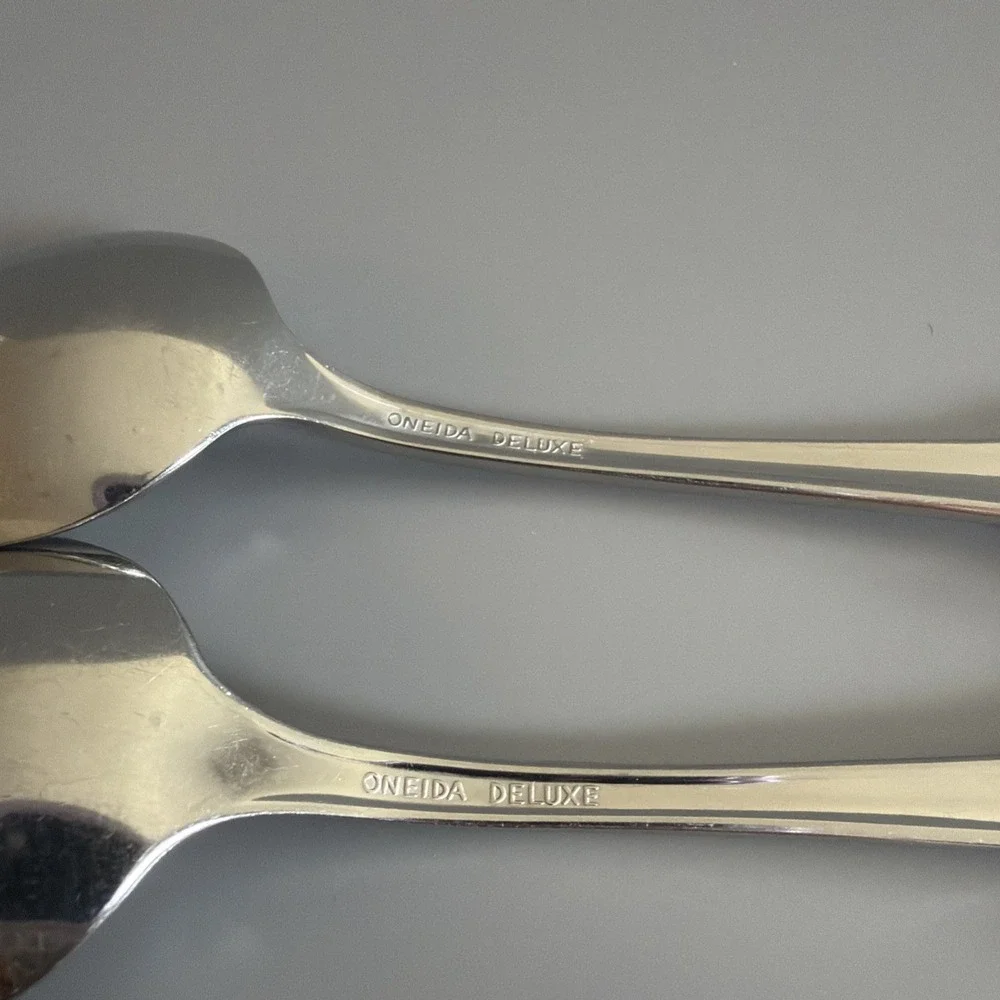 Set of 2 Oneida Deluxe 